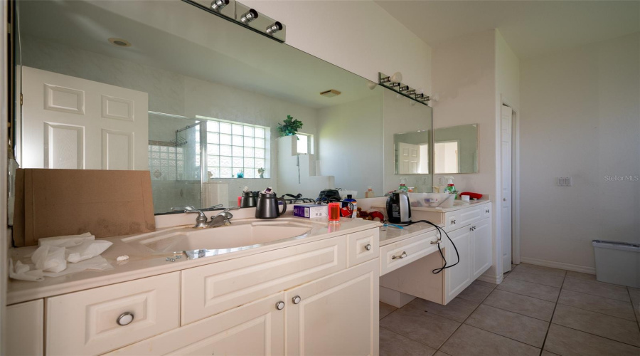 Melbourne, Florida 32901, 4 Bedroom Bedrooms, ,3 Bathroombathrooms,Residential,For Sale,Forest Creek,0,Mfro6429808