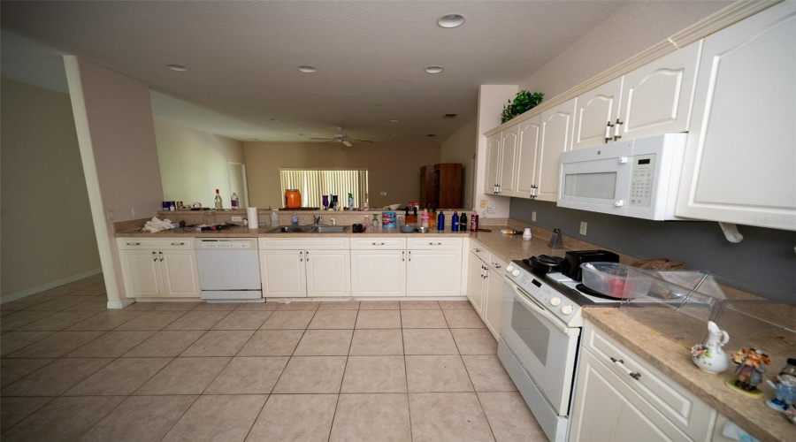 Melbourne, Florida 32901, 4 Bedroom Bedrooms, ,3 Bathroombathrooms,Residential,For Sale,Forest Creek,0,Mfro6429808