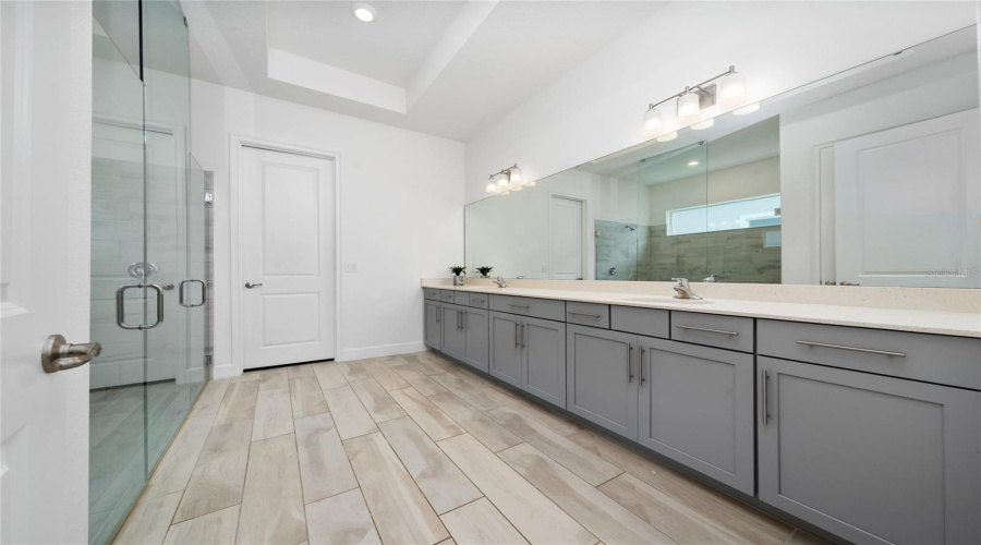 Winter Garden, Florida 34787, 5 Bedroom Bedrooms, ,4 Bathroombathrooms,Residential,For Sale,Bowery,0,Mfro6415123