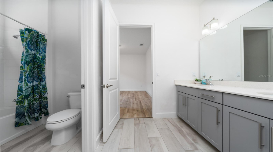 Winter Garden, Florida 34787, 5 Bedroom Bedrooms, ,4 Bathroombathrooms,Residential,For Sale,Bowery,0,Mfro6415123