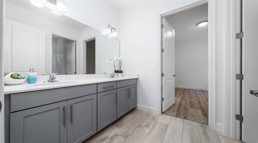 Winter Garden, Florida 34787, 5 Bedroom Bedrooms, ,4 Bathroombathrooms,Residential,For Sale,Bowery,0,Mfro6415123