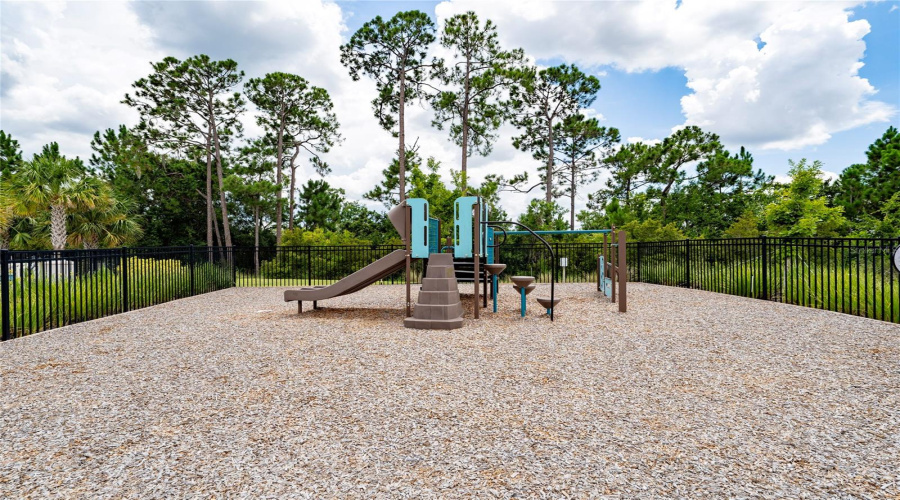 Winter Garden, Florida 34787, 5 Bedroom Bedrooms, ,4 Bathroombathrooms,Residential,For Sale,Bowery,0,Mfro6415123