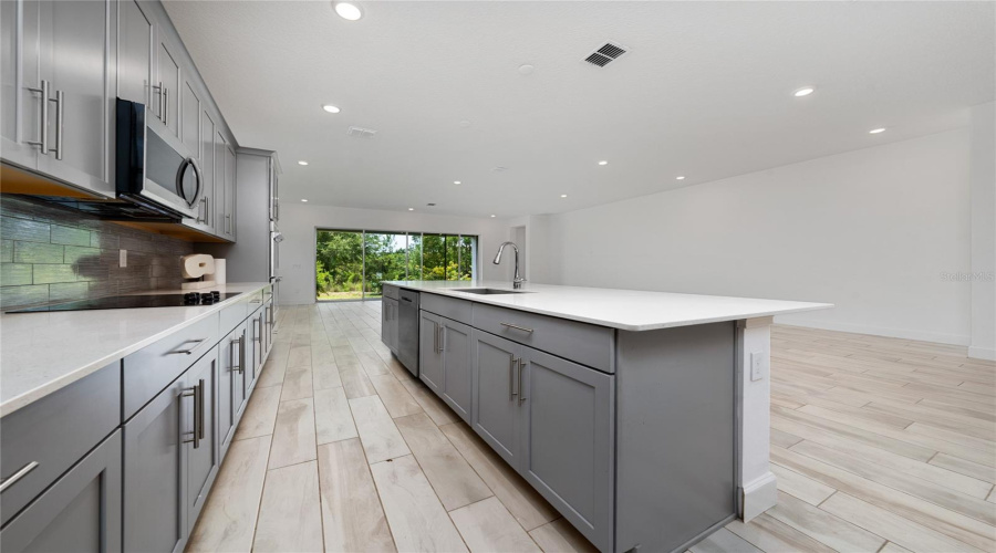 Winter Garden, Florida 34787, 5 Bedroom Bedrooms, ,4 Bathroombathrooms,Residential,For Sale,Bowery,0,Mfro6415123