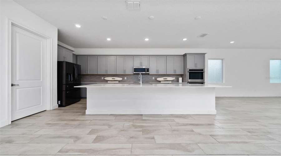 Winter Garden, Florida 34787, 5 Bedroom Bedrooms, ,4 Bathroombathrooms,Residential,For Sale,Bowery,0,Mfro6415123