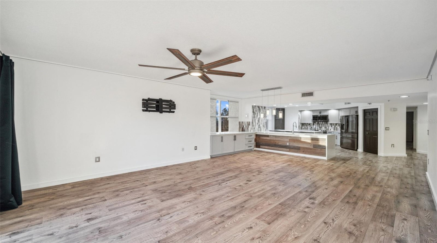 Largo, Florida 33771, 3 Bedroom Bedrooms, ,2 Bathroombathrooms,Residential,For Sale,Starkey,0,Mfrtb8353821