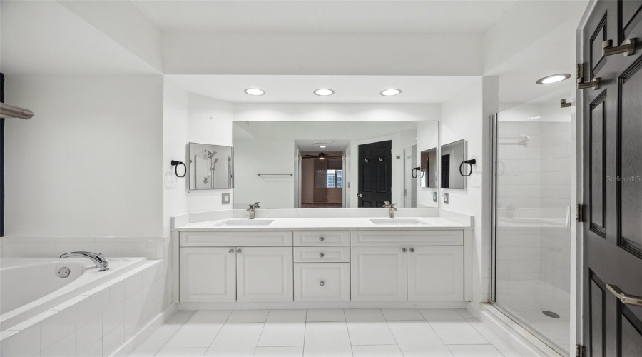 Largo, Florida 33771, 3 Bedroom Bedrooms, ,2 Bathroombathrooms,Residential,For Sale,Starkey,0,Mfrtb8353821