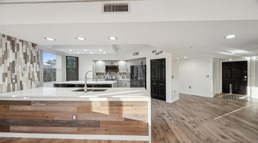 Largo, Florida 33771, 3 Bedroom Bedrooms, ,2 Bathroombathrooms,Residential,For Sale,Starkey,0,Mfrtb8353821