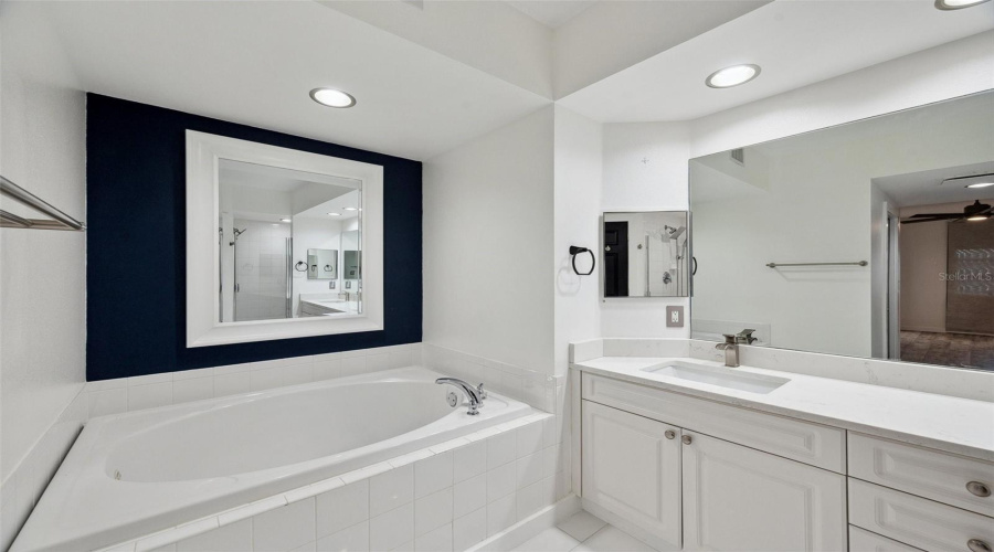 Largo, Florida 33771, 3 Bedroom Bedrooms, ,2 Bathroombathrooms,Residential,For Sale,Starkey,0,Mfrtb8353821