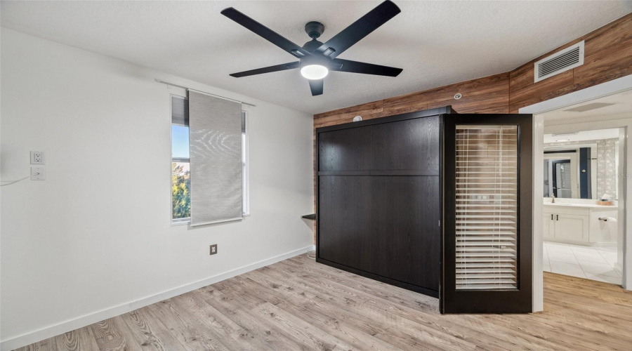 Largo, Florida 33771, 3 Bedroom Bedrooms, ,2 Bathroombathrooms,Residential,For Sale,Starkey,0,Mfrtb8353821
