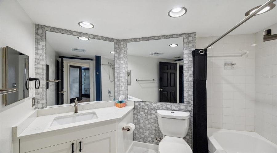 Largo, Florida 33771, 3 Bedroom Bedrooms, ,2 Bathroombathrooms,Residential,For Sale,Starkey,0,Mfrtb8353821