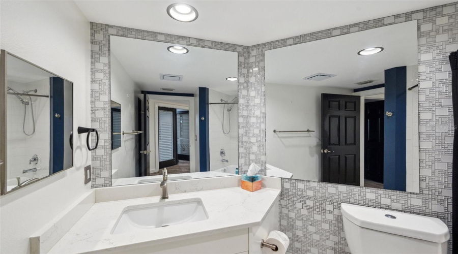 Largo, Florida 33771, 3 Bedroom Bedrooms, ,2 Bathroombathrooms,Residential,For Sale,Starkey,0,Mfrtb8353821