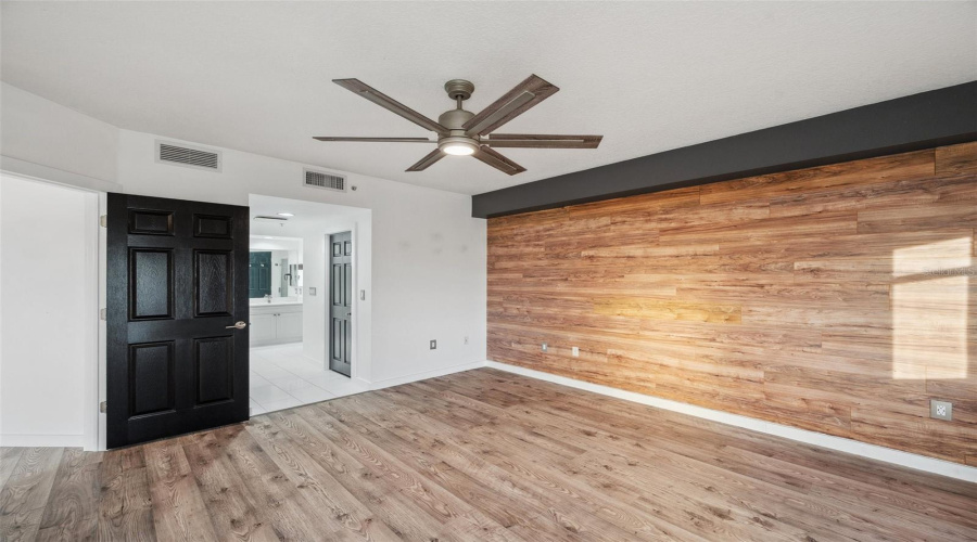 Largo, Florida 33771, 3 Bedroom Bedrooms, ,2 Bathroombathrooms,Residential,For Sale,Starkey,0,Mfrtb8353821