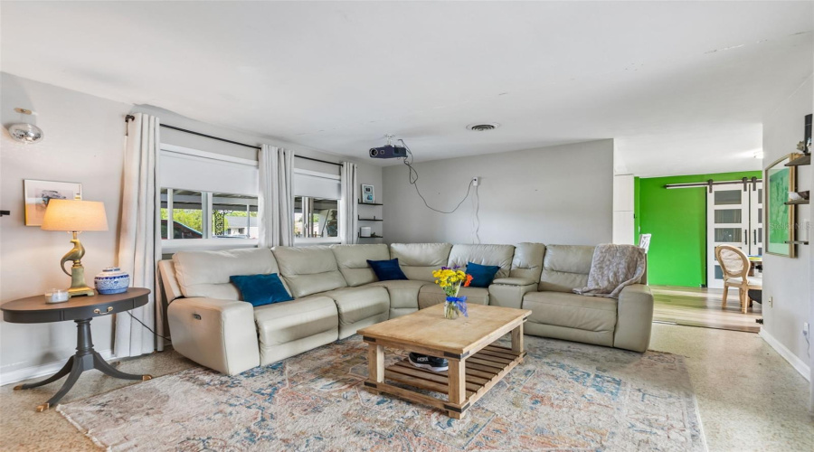 Orlando, Florida 32812, 3 Bedroom Bedrooms, ,2 Bathroombathrooms,Residential,For Sale,Fetrow,0,Mfro6435603