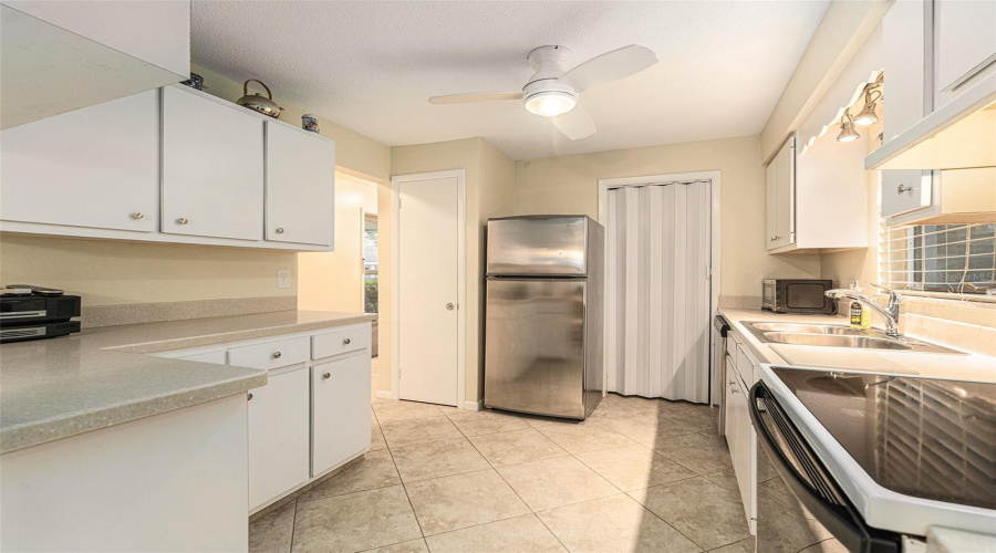 Seminole, Florida 33778, 2 Bedroom Bedrooms, ,2 Bathroombathrooms,Residential,For Sale,102Nd,0,Mfrtb8538351