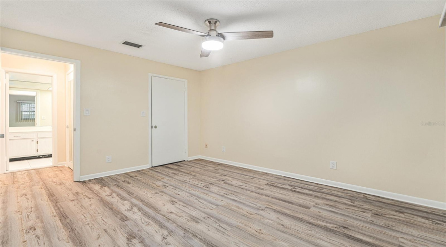 Seminole, Florida 33778, 2 Bedroom Bedrooms, ,2 Bathroombathrooms,Residential,For Sale,102Nd,0,Mfrtb8538351