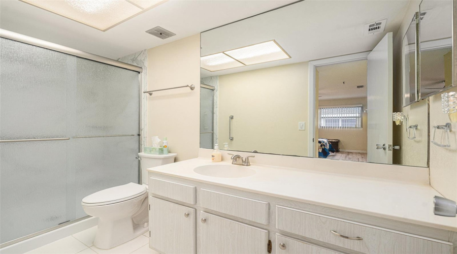 Seminole, Florida 33778, 2 Bedroom Bedrooms, ,2 Bathroombathrooms,Residential,For Sale,102Nd,0,Mfrtb8538351