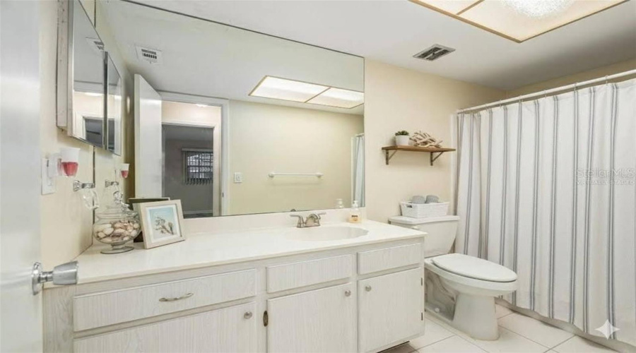 Seminole, Florida 33778, 2 Bedroom Bedrooms, ,2 Bathroombathrooms,Residential,For Sale,102Nd,0,Mfrtb8538351