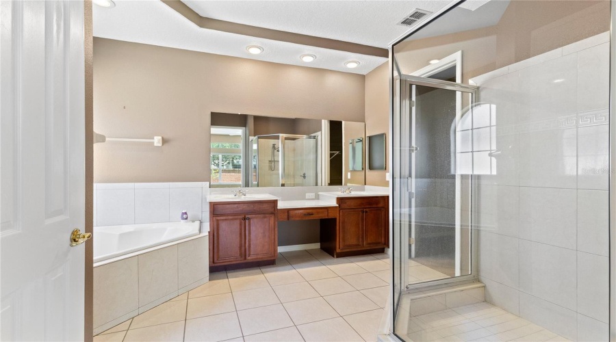Orlando, Florida 32828, 4 Bedroom Bedrooms, ,3 Bathroombathrooms,Residential,For Sale,Bristol Lake,0,Mfro6420900