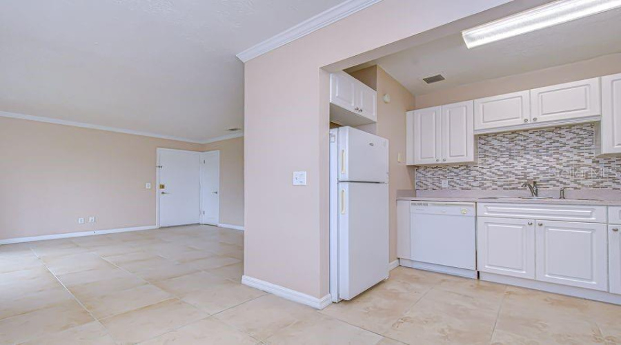 Tampa, Florida 33618, 2 Bedroom Bedrooms, ,1 Bathroombathrooms,Residential,For Sale,Orange Sunset,0,Mfrtb8455087