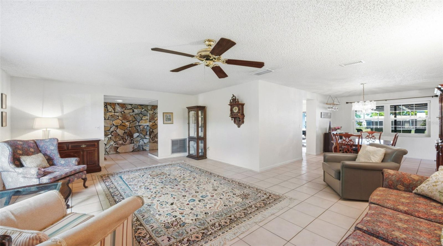 Largo, Florida 33773, 3 Bedroom Bedrooms, ,2 Bathroombathrooms,Residential,For Sale,97Th,0,Mfrtb8522027