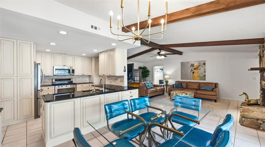 Largo, Florida 33773, 3 Bedroom Bedrooms, ,2 Bathroombathrooms,Residential,For Sale,97Th,0,Mfrtb8522027