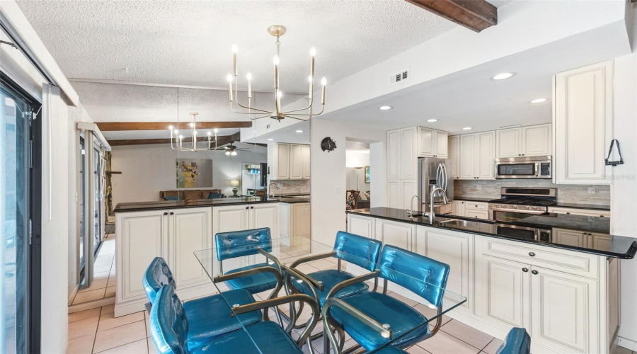 Largo, Florida 33773, 3 Bedroom Bedrooms, ,2 Bathroombathrooms,Residential,For Sale,97Th,0,Mfrtb8522027
