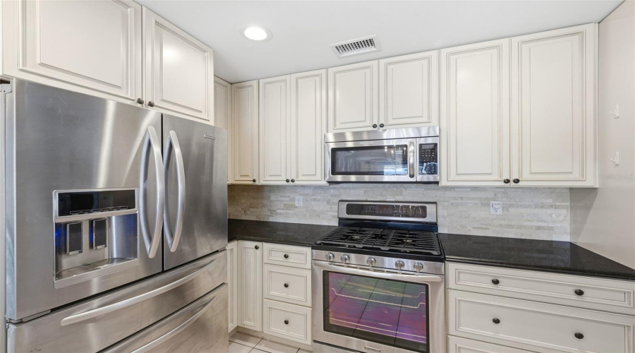 Largo, Florida 33773, 3 Bedroom Bedrooms, ,2 Bathroombathrooms,Residential,For Sale,97Th,0,Mfrtb8522027