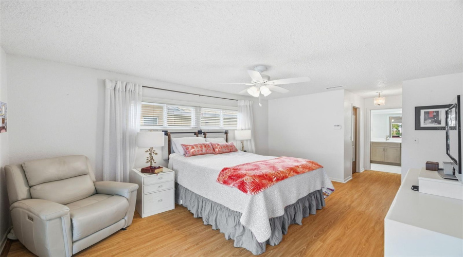 Largo, Florida 33773, 3 Bedroom Bedrooms, ,2 Bathroombathrooms,Residential,For Sale,97Th,0,Mfrtb8522027