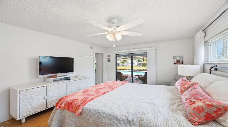 Largo, Florida 33773, 3 Bedroom Bedrooms, ,2 Bathroombathrooms,Residential,For Sale,97Th,0,Mfrtb8522027