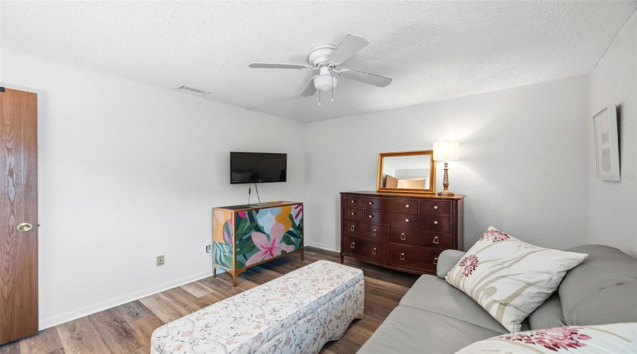 Largo, Florida 33773, 3 Bedroom Bedrooms, ,2 Bathroombathrooms,Residential,For Sale,97Th,0,Mfrtb8522027
