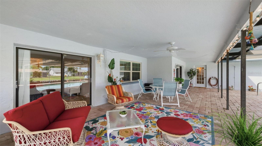 Largo, Florida 33773, 3 Bedroom Bedrooms, ,2 Bathroombathrooms,Residential,For Sale,97Th,0,Mfrtb8522027