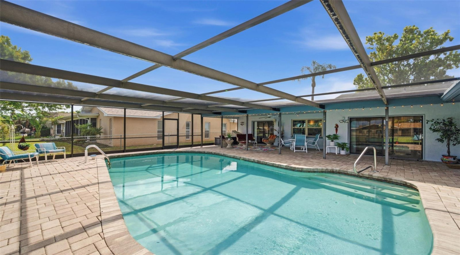 Largo, Florida 33773, 3 Bedroom Bedrooms, ,2 Bathroombathrooms,Residential,For Sale,97Th,0,Mfrtb8522027