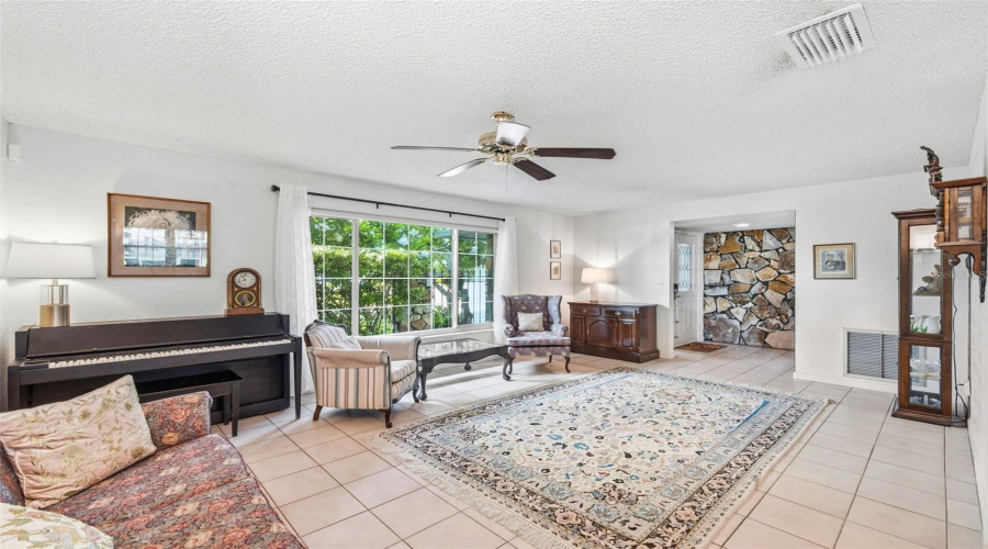 Largo, Florida 33773, 3 Bedroom Bedrooms, ,2 Bathroombathrooms,Residential,For Sale,97Th,0,Mfrtb8522027