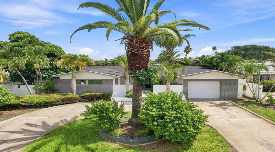 Tierra Verde, Florida 33715, 2 Bedroom Bedrooms, ,2 Bathroombathrooms,Residential,For Sale,3Rd,0,Mfrtb8535179