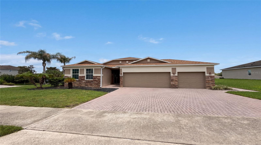 Leesburg, Florida 34748, 4 Bedroom Bedrooms, ,3 Bathroombathrooms,Residential,For Sale,Windsong Oak,0,Mfro6418852