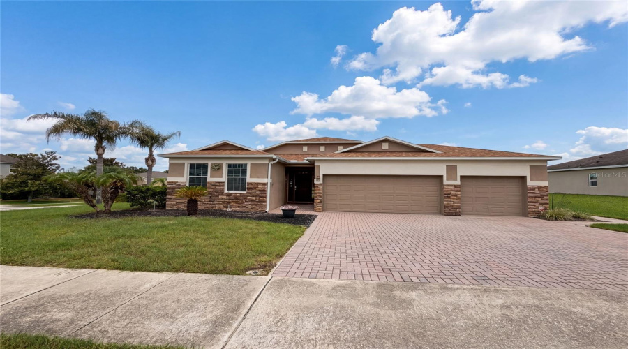 Leesburg, Florida 34748, 4 Bedroom Bedrooms, ,3 Bathroombathrooms,Residential,For Sale,Windsong Oak,0,Mfro6418852