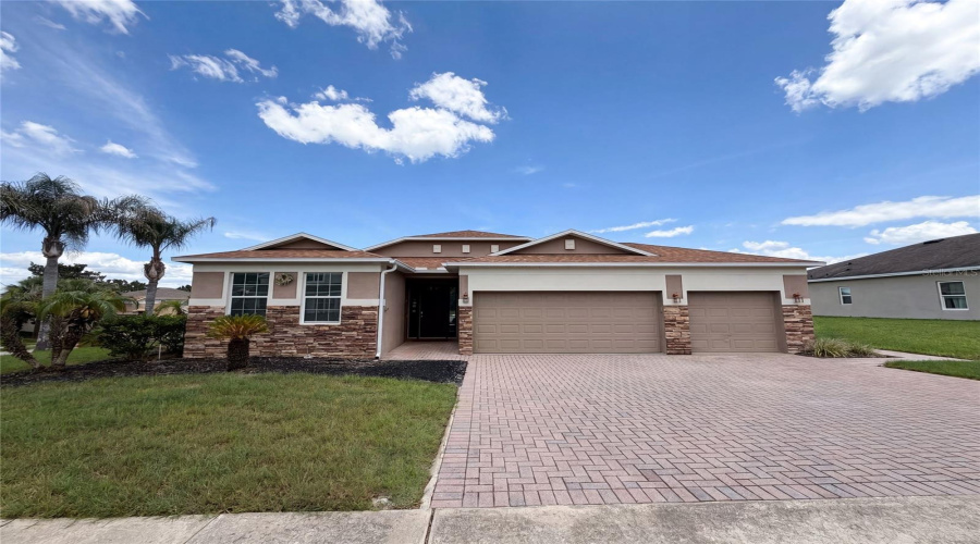 Leesburg, Florida 34748, 4 Bedroom Bedrooms, ,3 Bathroombathrooms,Residential,For Sale,Windsong Oak,0,Mfro6418852