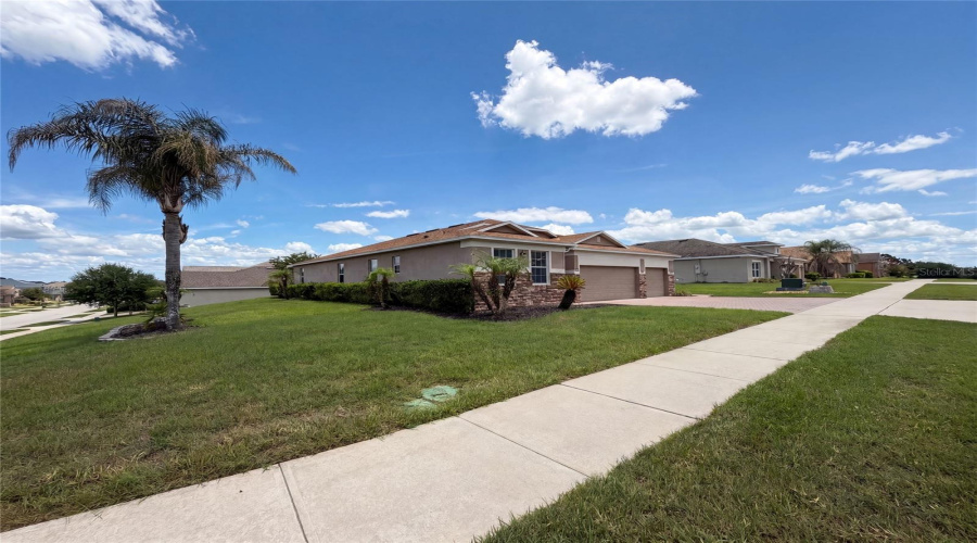 Leesburg, Florida 34748, 4 Bedroom Bedrooms, ,3 Bathroombathrooms,Residential,For Sale,Windsong Oak,0,Mfro6418852