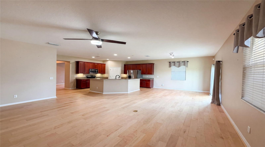 Leesburg, Florida 34748, 4 Bedroom Bedrooms, ,3 Bathroombathrooms,Residential,For Sale,Windsong Oak,0,Mfro6418852