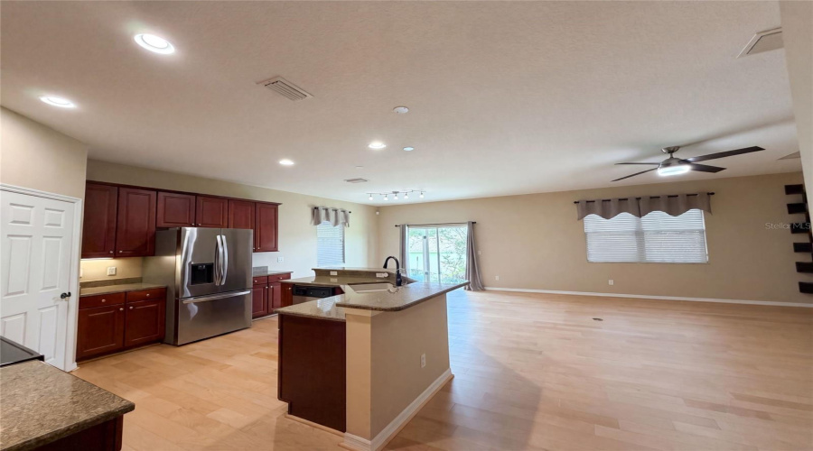 Leesburg, Florida 34748, 4 Bedroom Bedrooms, ,3 Bathroombathrooms,Residential,For Sale,Windsong Oak,0,Mfro6418852