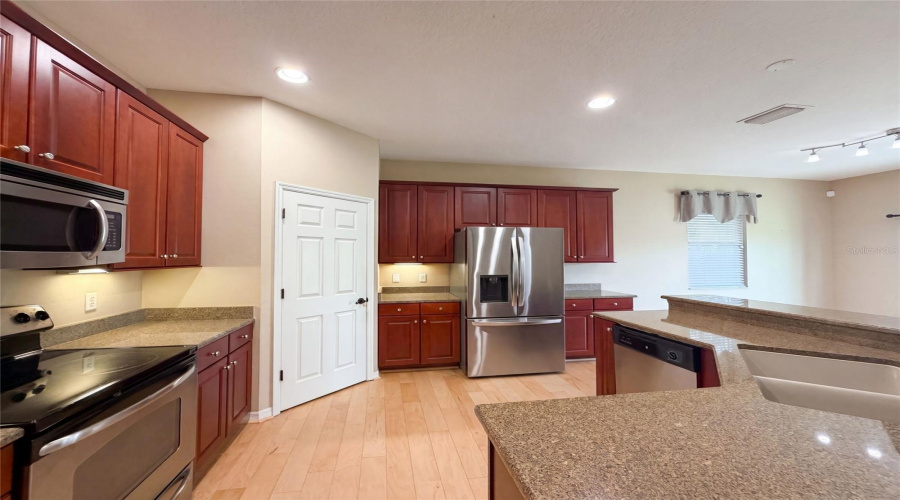 Leesburg, Florida 34748, 4 Bedroom Bedrooms, ,3 Bathroombathrooms,Residential,For Sale,Windsong Oak,0,Mfro6418852
