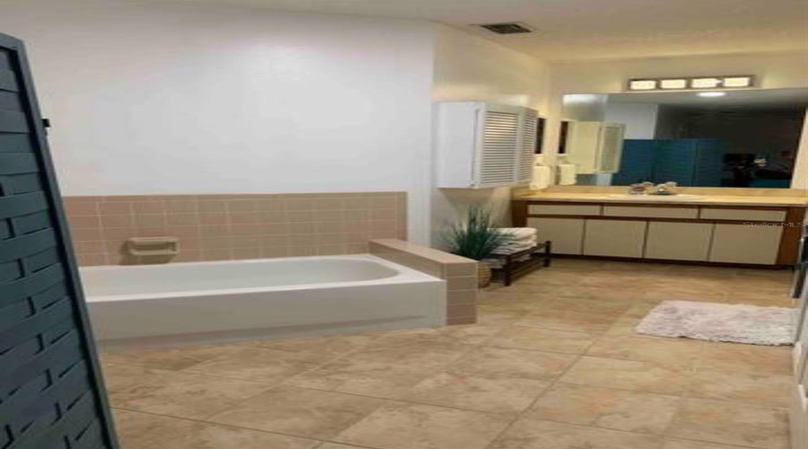 Winter Haven, Florida 33884, 2 Bedroom Bedrooms, ,2 Bathroombathrooms,Residential,For Sale,Waterview,0,Mfrk4903307