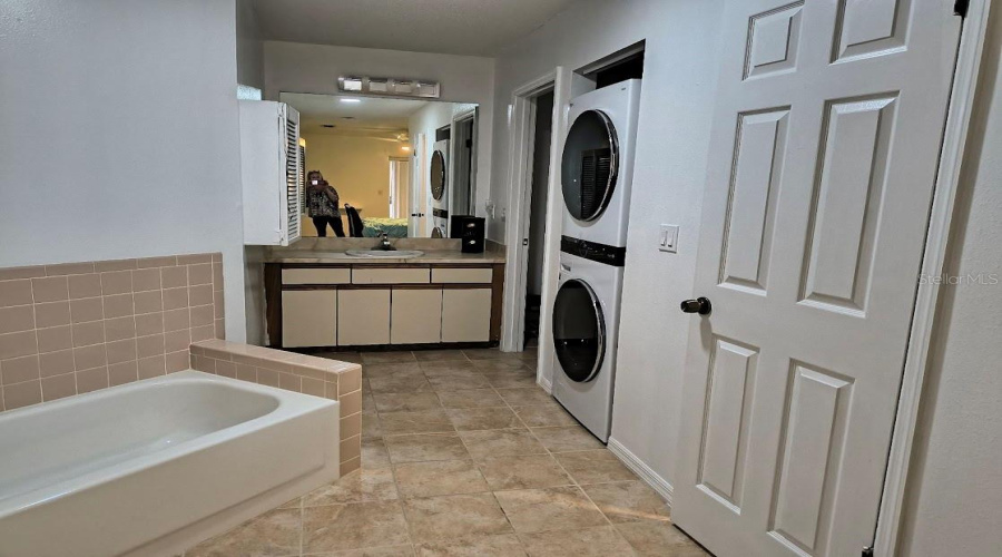 Winter Haven, Florida 33884, 2 Bedroom Bedrooms, ,2 Bathroombathrooms,Residential,For Sale,Waterview,0,Mfrk4903307
