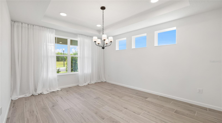 Winter Garden, Florida 34787, 5 Bedroom Bedrooms, ,5 Bathroombathrooms,Residential,For Sale,Glossy Pomelo,0,Mfro6406639