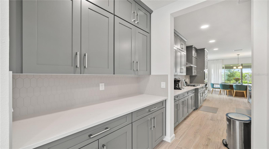 Winter Garden, Florida 34787, 5 Bedroom Bedrooms, ,5 Bathroombathrooms,Residential,For Sale,Glossy Pomelo,0,Mfro6406639