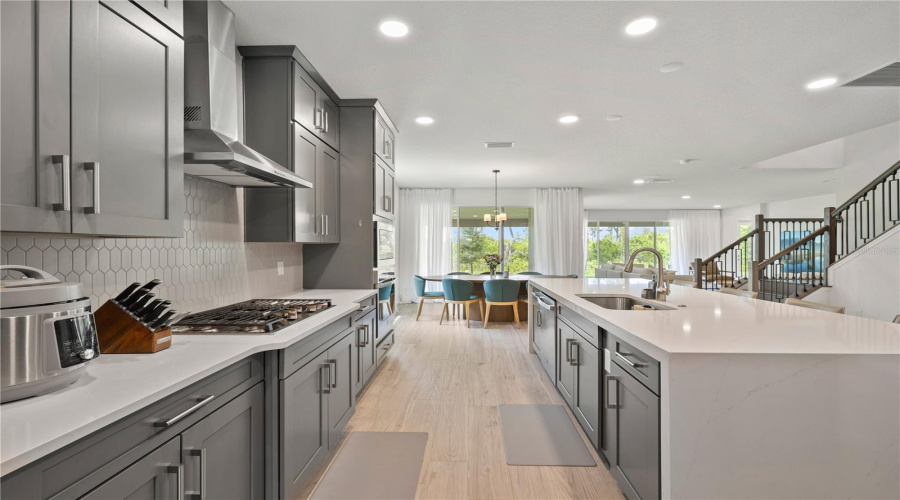 Winter Garden, Florida 34787, 5 Bedroom Bedrooms, ,5 Bathroombathrooms,Residential,For Sale,Glossy Pomelo,0,Mfro6406639