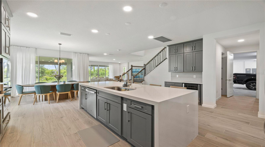 Winter Garden, Florida 34787, 5 Bedroom Bedrooms, ,5 Bathroombathrooms,Residential,For Sale,Glossy Pomelo,0,Mfro6406639