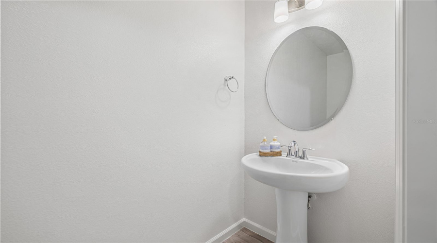 Winter Garden, Florida 34787, 5 Bedroom Bedrooms, ,5 Bathroombathrooms,Residential,For Sale,Glossy Pomelo,0,Mfro6406639