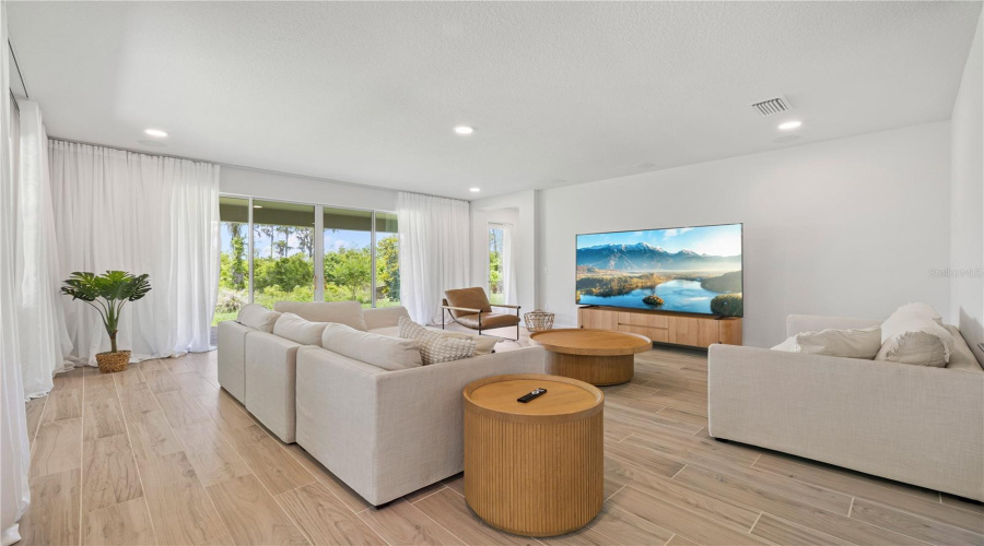 Winter Garden, Florida 34787, 5 Bedroom Bedrooms, ,5 Bathroombathrooms,Residential,For Sale,Glossy Pomelo,0,Mfro6406639