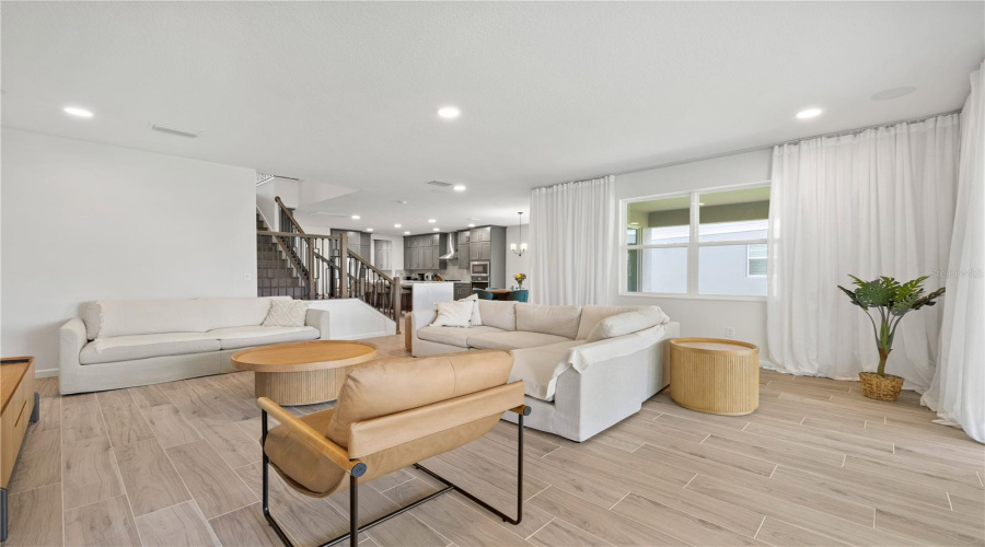 Winter Garden, Florida 34787, 5 Bedroom Bedrooms, ,5 Bathroombathrooms,Residential,For Sale,Glossy Pomelo,0,Mfro6406639